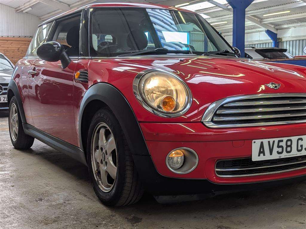 <p>2008 MINI ONE</p>