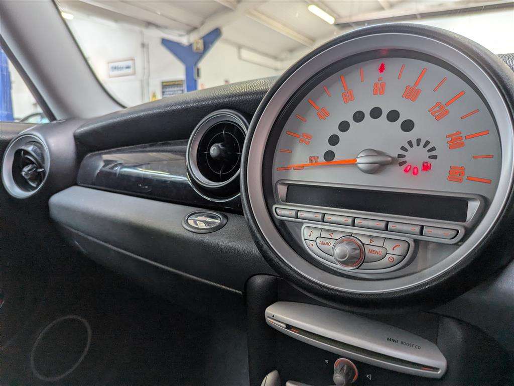 <p>2008 MINI ONE</p>