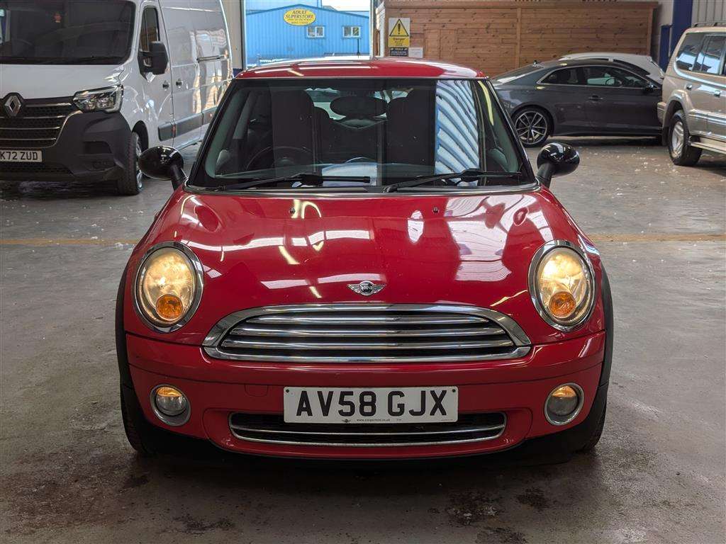 <p>2008 MINI ONE</p>