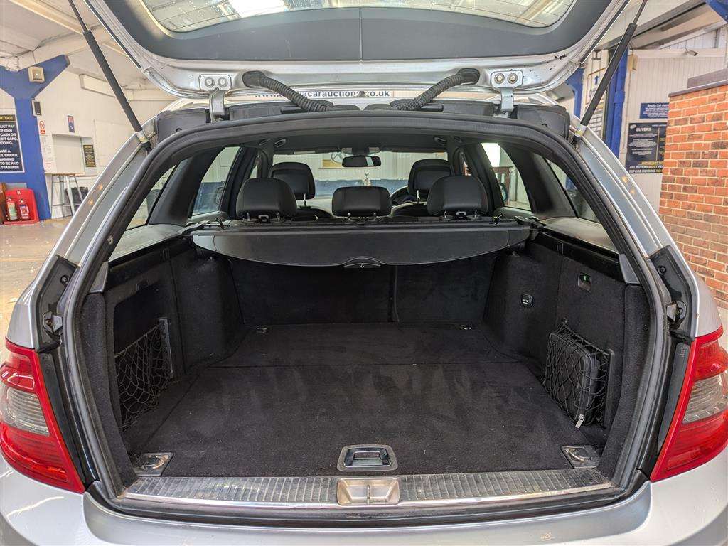 <p>2008 MERCEDES C220 SPORT CDI A</p>