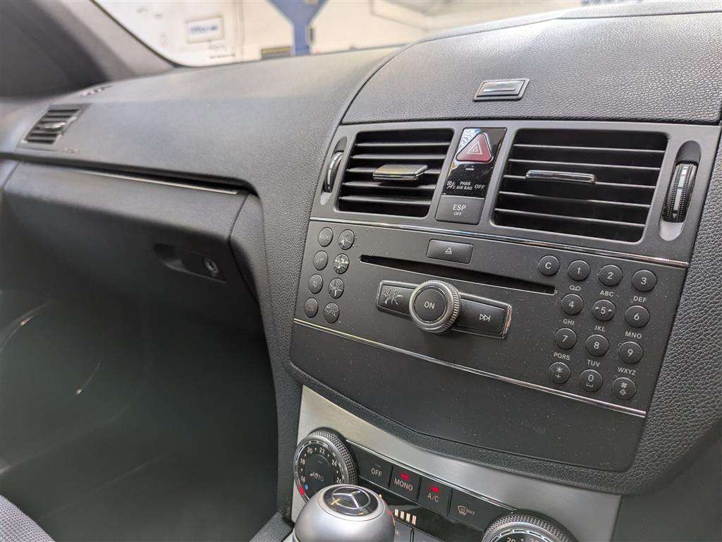 <p>2008 MERCEDES C220 SPORT CDI A</p>
