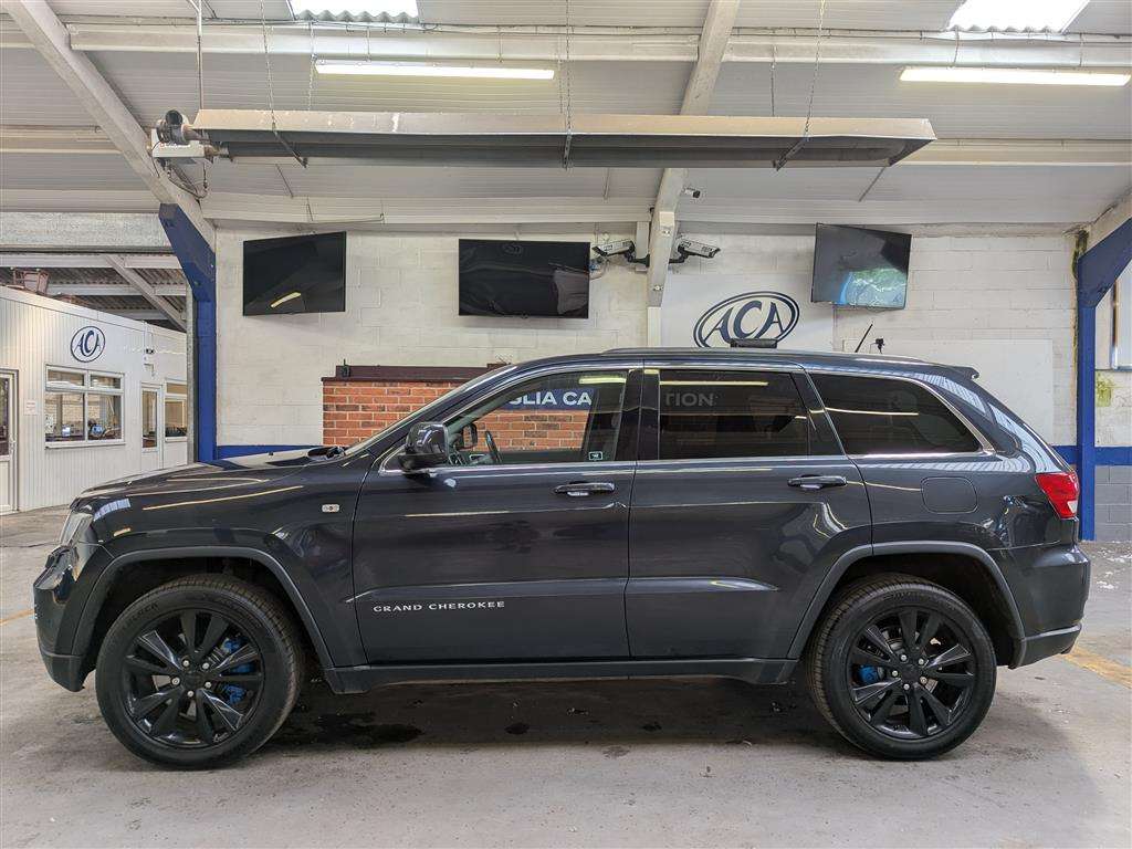 <p>2013 JEEP GRAND CHEROKEE S-LTD CRD</p>