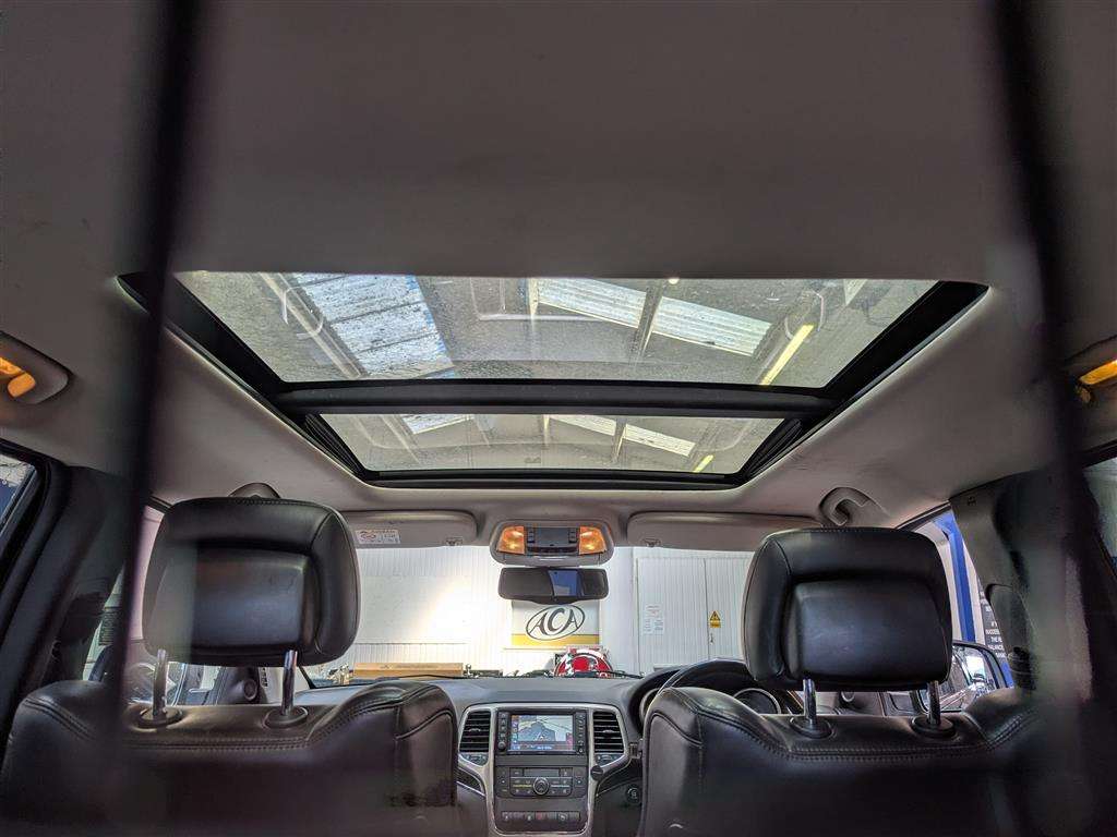 <p>2013 JEEP GRAND CHEROKEE S-LTD CRD</p>