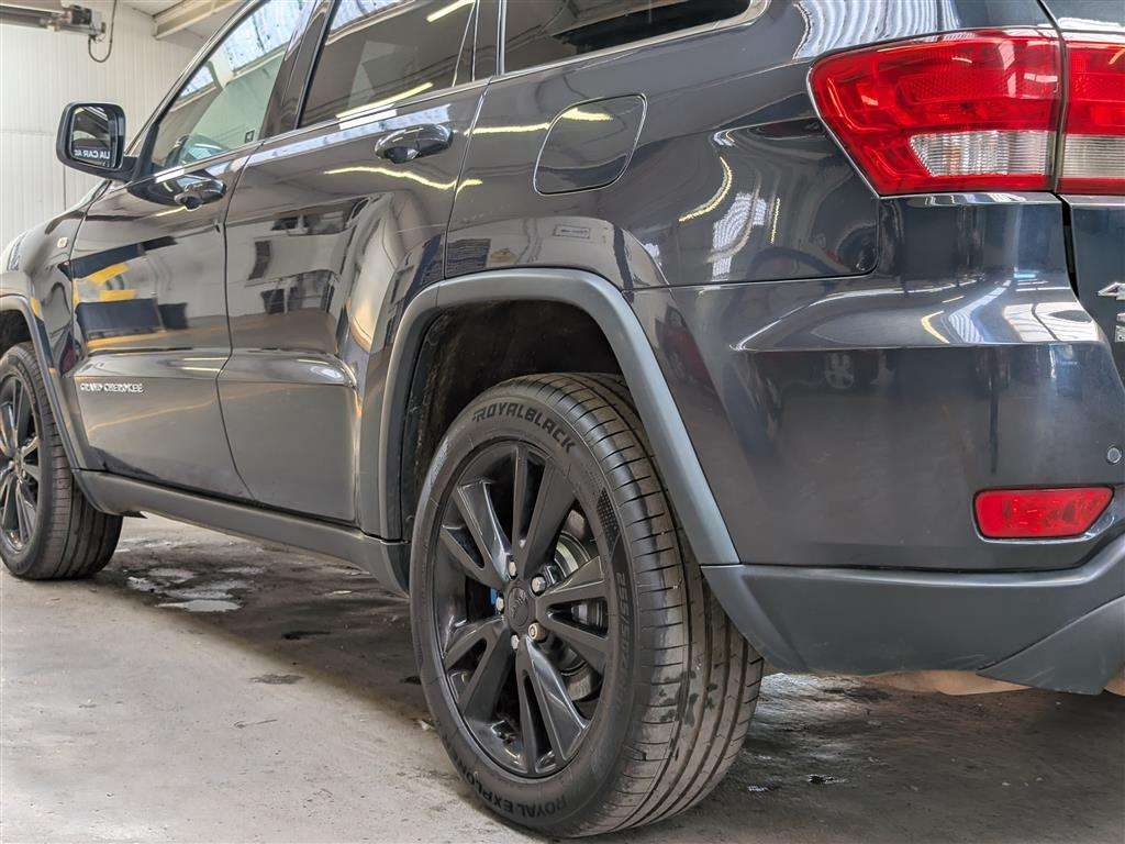 <p>2013 JEEP GRAND CHEROKEE S-LTD CRD</p>