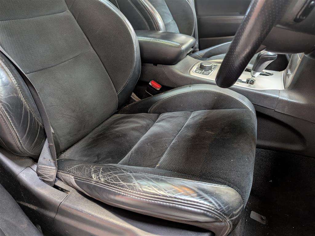 <p>2013 JEEP GRAND CHEROKEE S-LTD CRD</p>