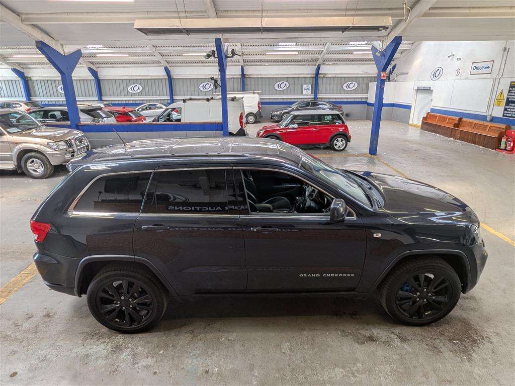 <p>2013 JEEP GRAND CHEROKEE S-LTD CRD</p>