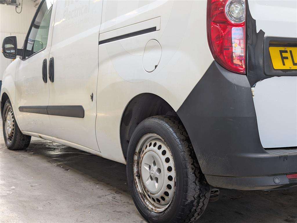 <p>2015 VAUXHALL COMBO 2300 L2H1 CDTI S/S</p>