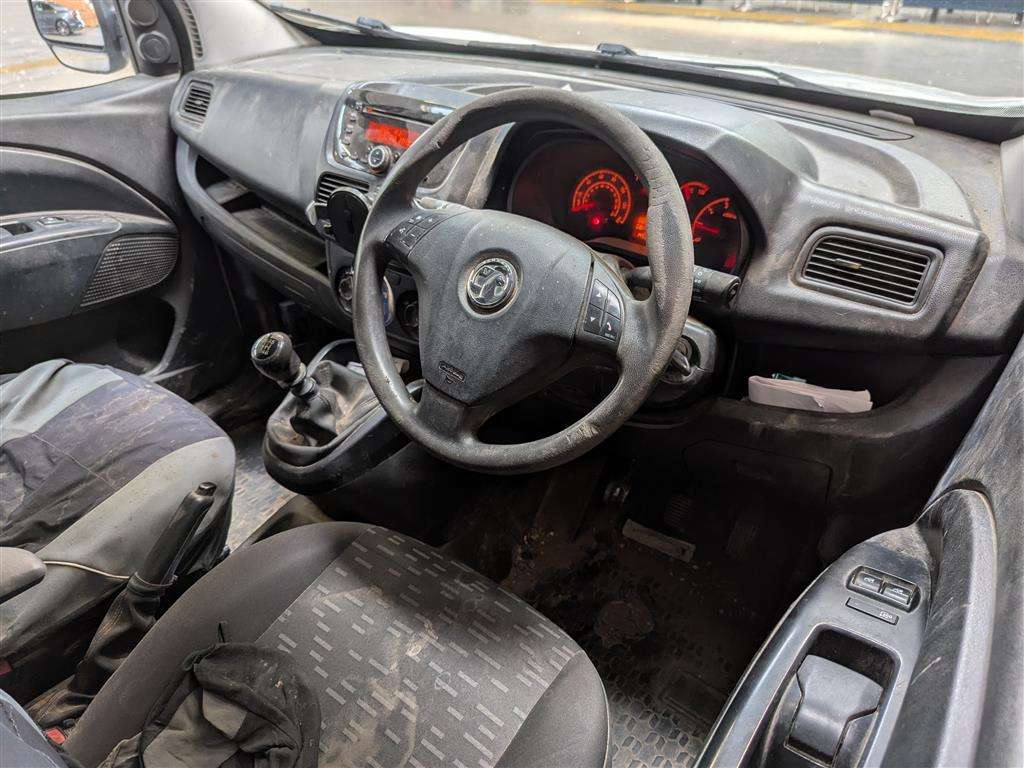 <p>2015 VAUXHALL COMBO 2300 L2H1 CDTI S/S</p>