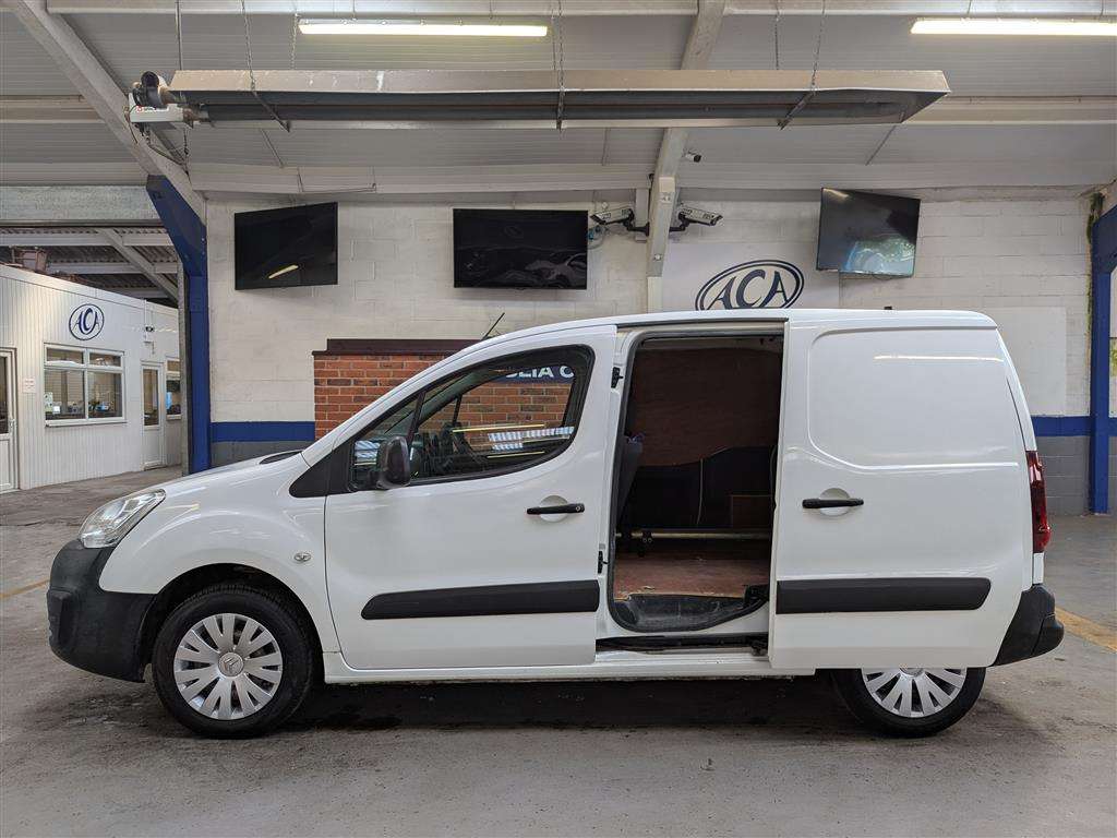 <p>2017 CITROEN BERLINGO 625 EN-PRISE BLU</p>