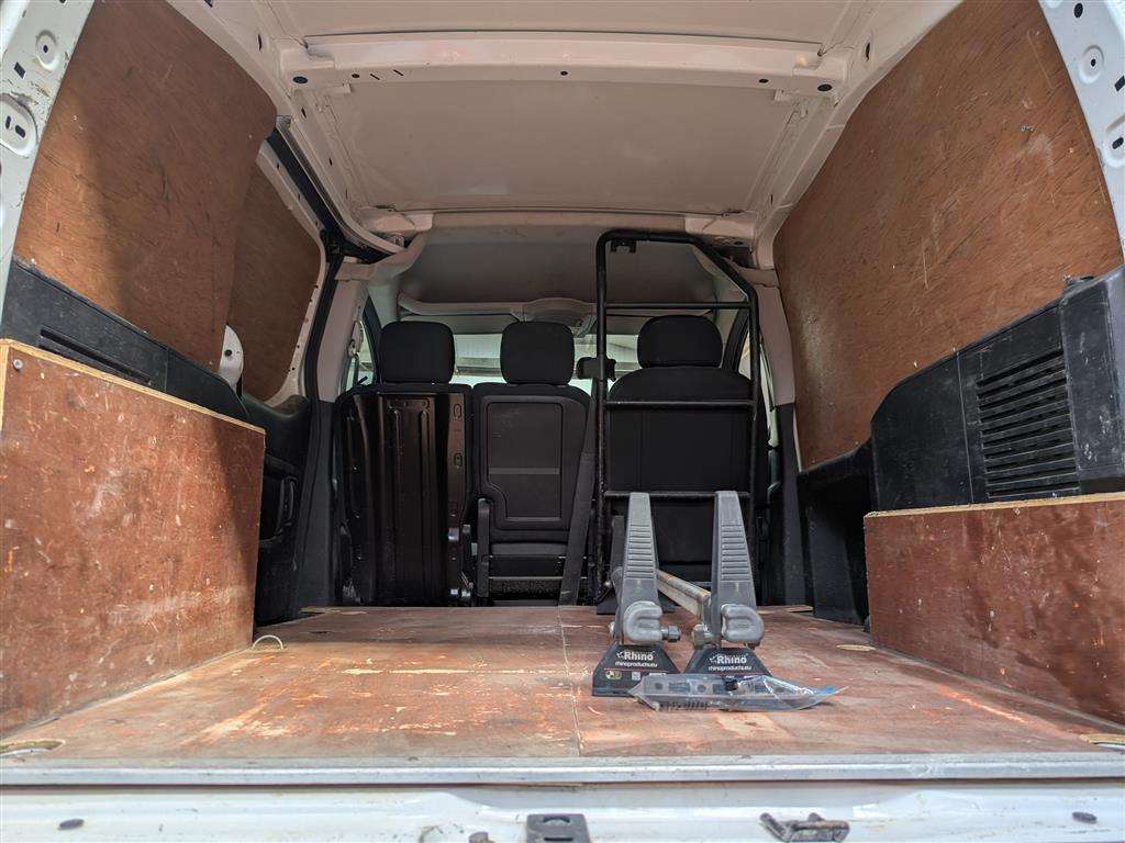 <p>2017 CITROEN BERLINGO 625 EN-PRISE BLU</p>
