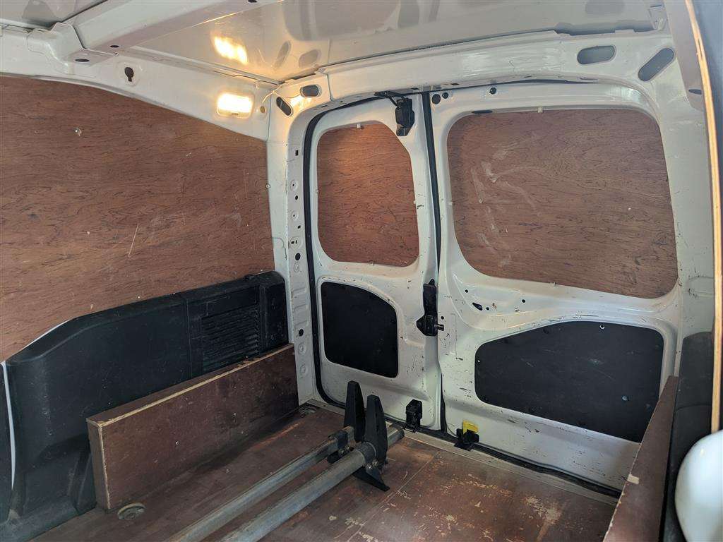 <p>2017 CITROEN BERLINGO 625 EN-PRISE BLU</p>