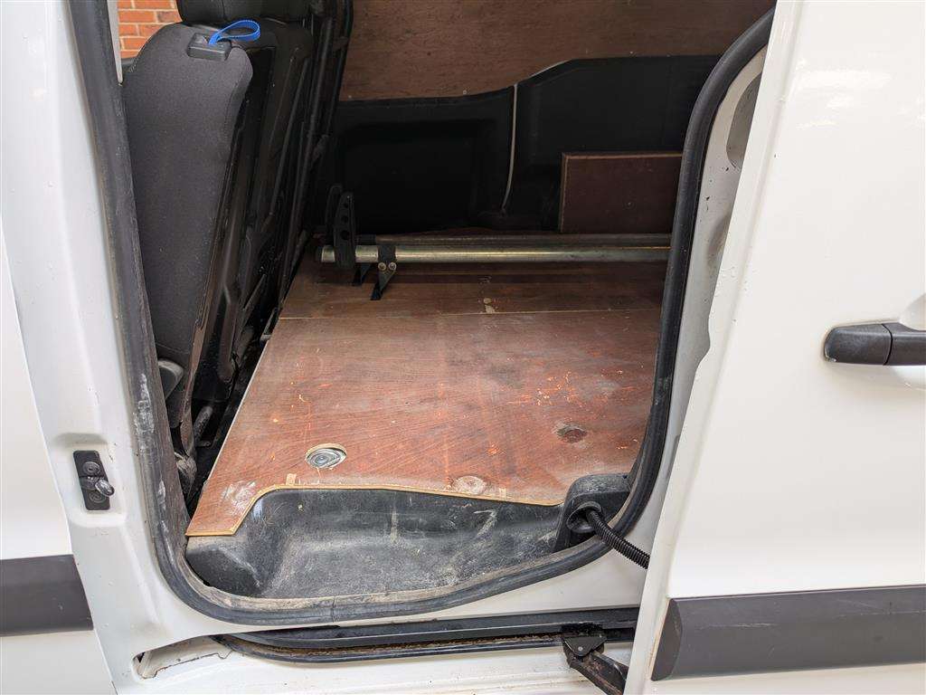 <p>2017 CITROEN BERLINGO 625 EN-PRISE BLU</p>