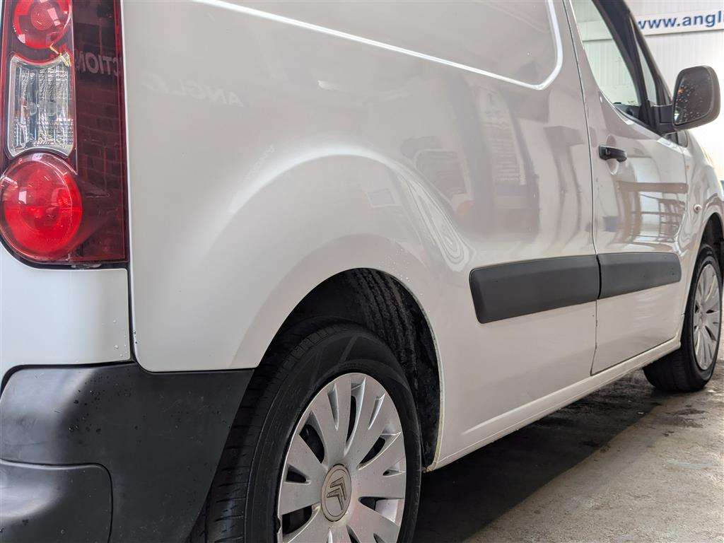 <p>2017 CITROEN BERLINGO 625 EN-PRISE BLU</p>