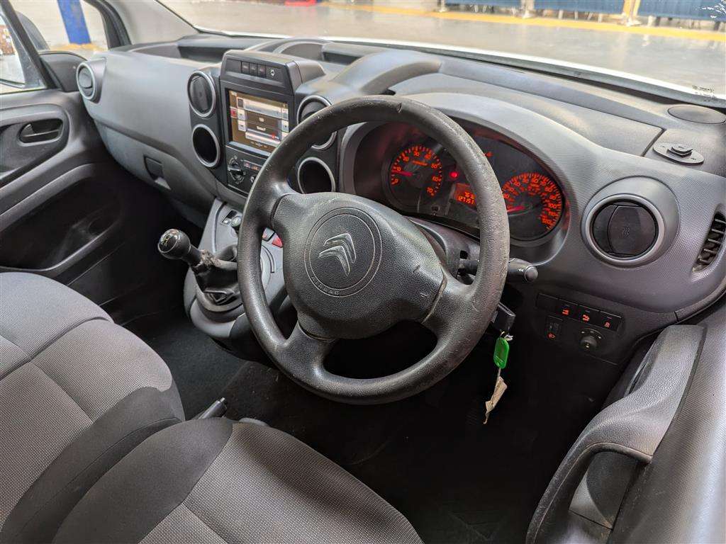 <p>2017 CITROEN BERLINGO 625 EN-PRISE BLU</p>