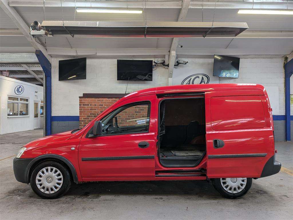 <p>2010 VAUXHALL COMBO 1700 CDTI</p>