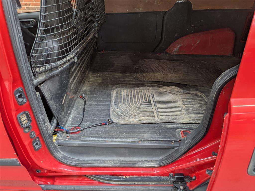 <p>2010 VAUXHALL COMBO 1700 CDTI</p>