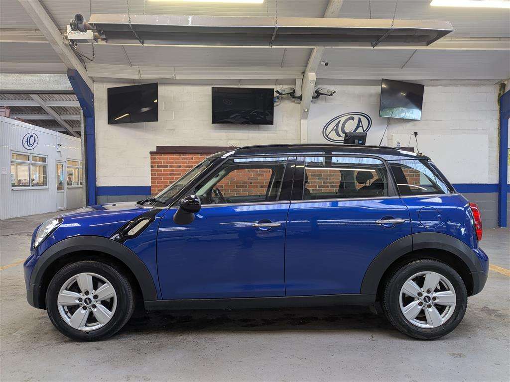 <p>2014 MINI COUNTRYMAN COOPER D</p>