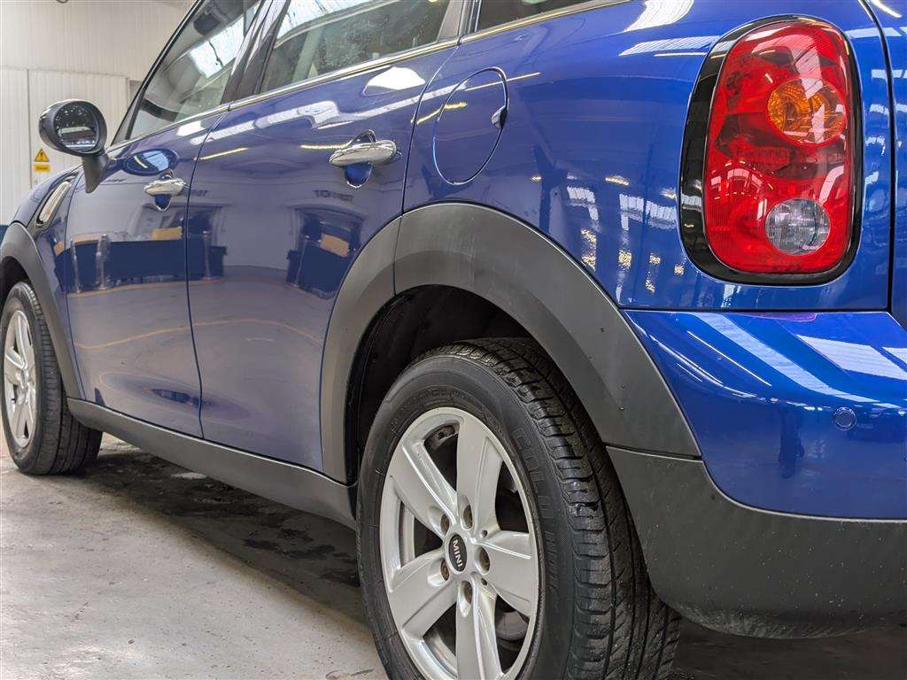 <p>2014 MINI COUNTRYMAN COOPER D</p>