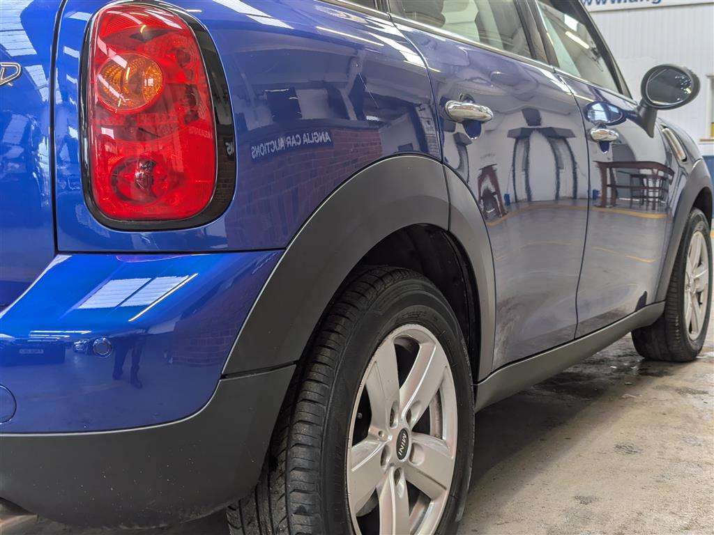 <p>2014 MINI COUNTRYMAN COOPER D</p>