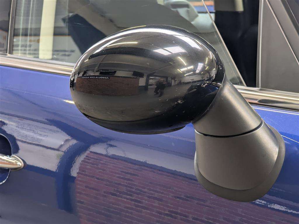 <p>2014 MINI COUNTRYMAN COOPER D</p>