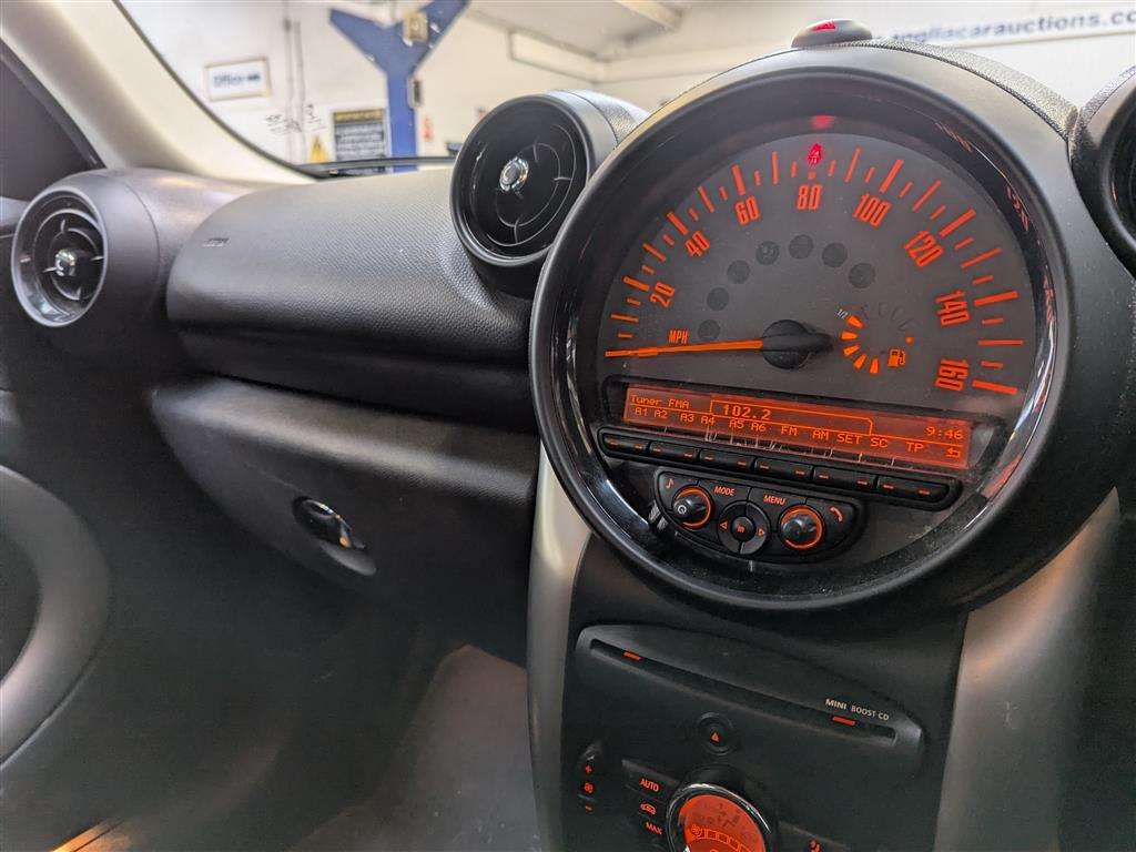 <p>2014 MINI COUNTRYMAN COOPER D</p>