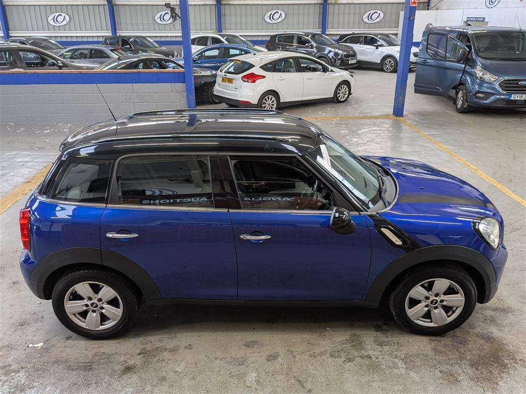 <p>2014 MINI COUNTRYMAN COOPER D</p>