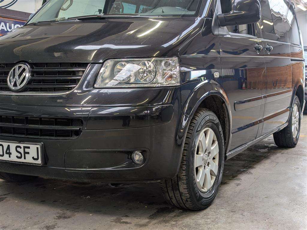 <p>2004 VOLKSWAGEN MULTIVAN Left Hand Drive.</p>