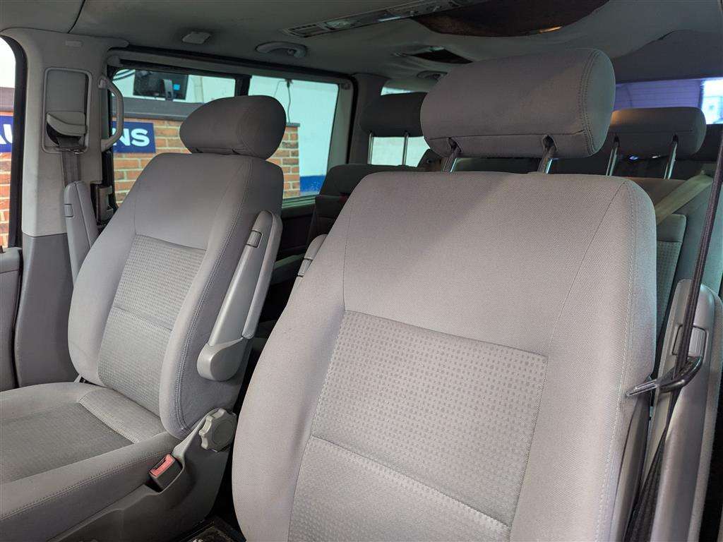 <p>2004 VOLKSWAGEN MULTIVAN Left Hand Drive.</p>