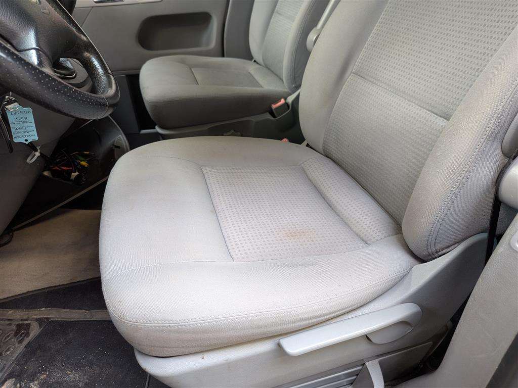 <p>2004 VOLKSWAGEN MULTIVAN Left Hand Drive.</p>