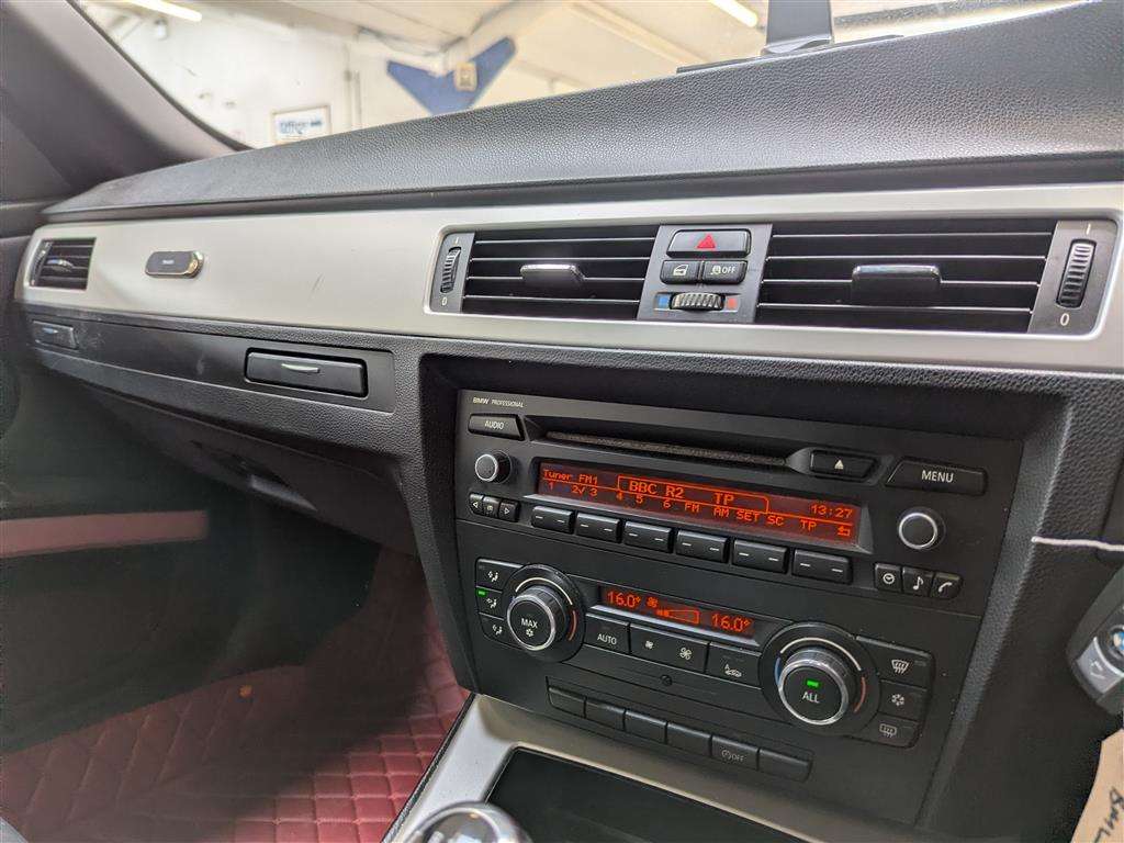 <p>2012 BMW 320D SE 181</p>