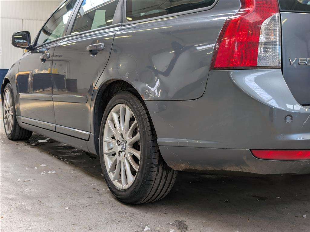 <p>2011 VOLVO V50 SE LUX DRIVE START/ST</p>