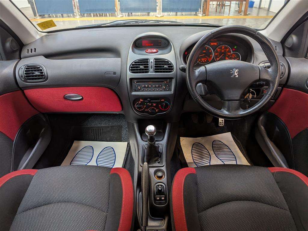 <p>2005 PEUGEOT 206 SPORT</p>
