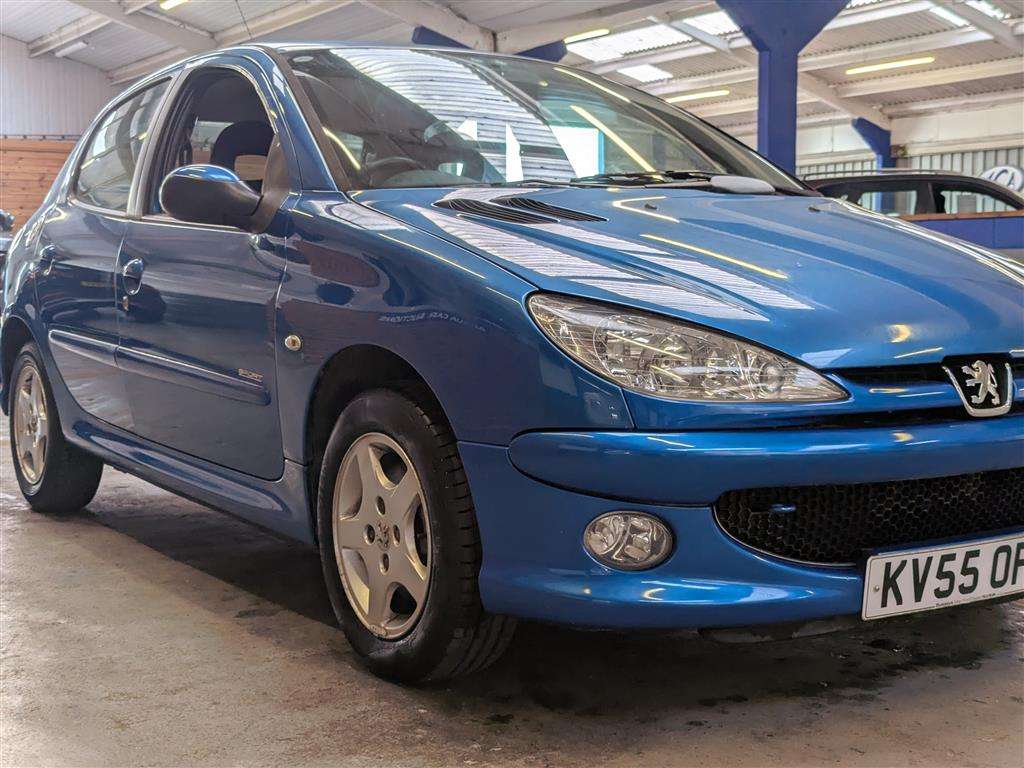 <p>2005 PEUGEOT 206 SPORT</p>