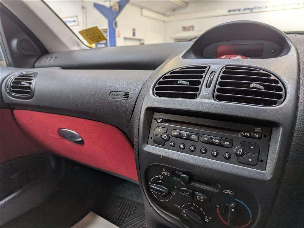 <p>2005 PEUGEOT 206 SPORT</p>