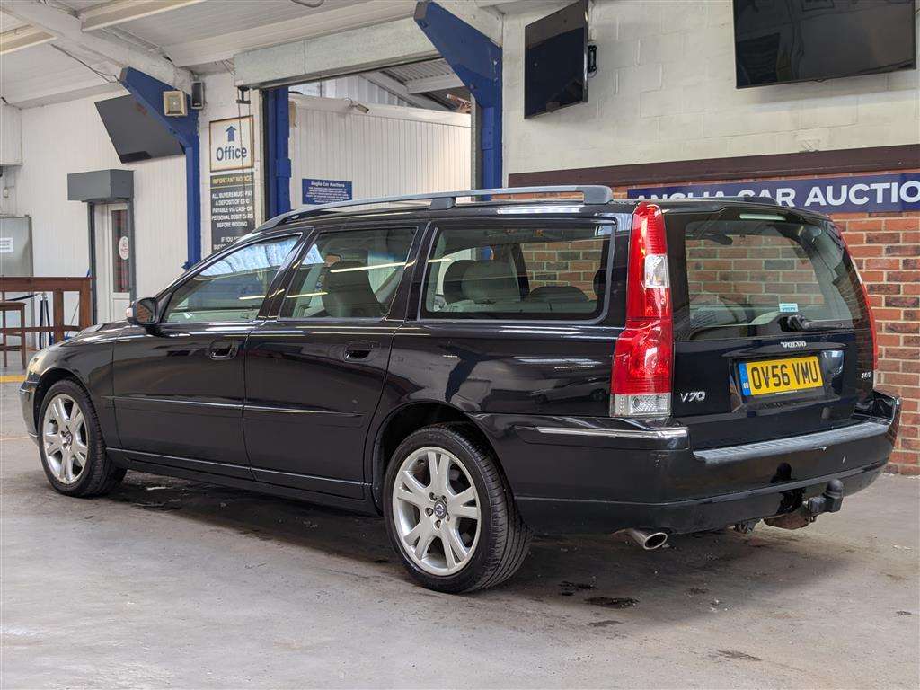 <p>2006 VOLVO V70 SE T AUTO</p>