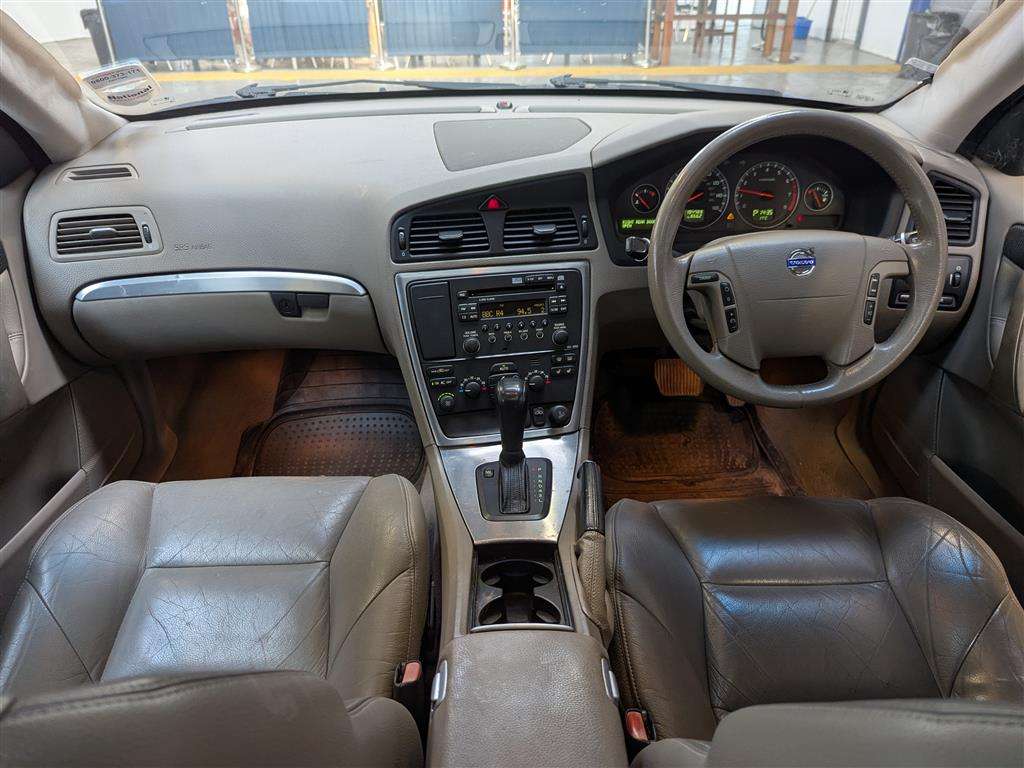 <p>2006 VOLVO V70 SE T AUTO</p>