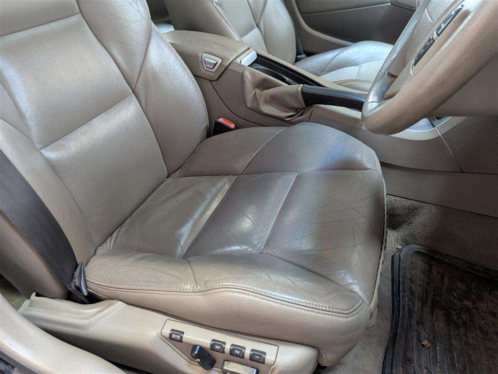 <p>2006 VOLVO V70 SE T AUTO</p>