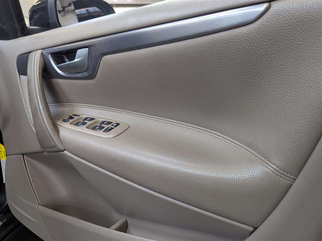<p>2006 VOLVO V70 SE T AUTO</p>