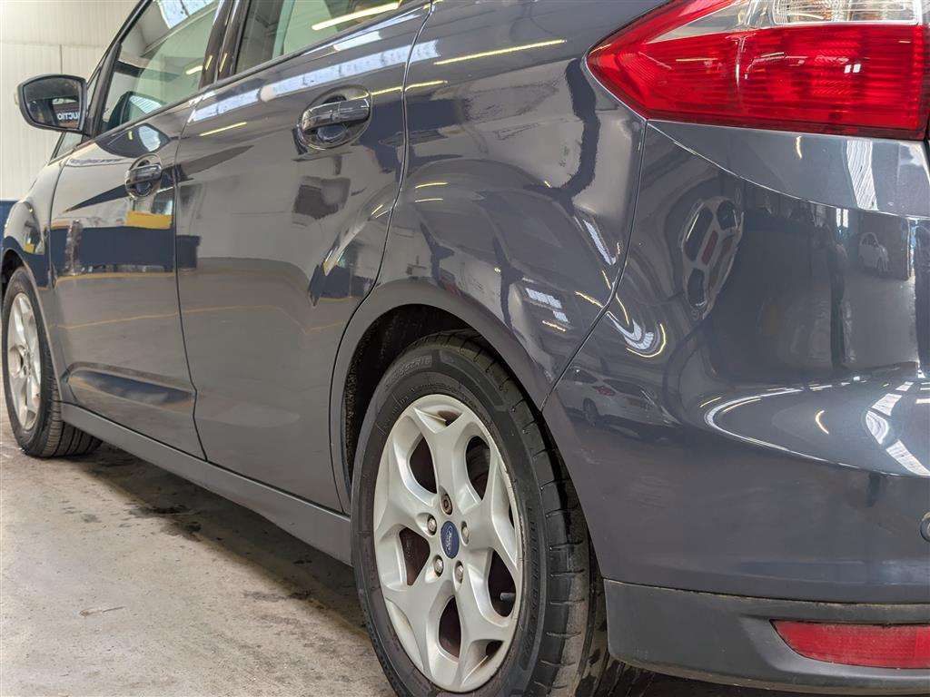 <p>2013 FORD C-MAX ZETEC TDCI</p>