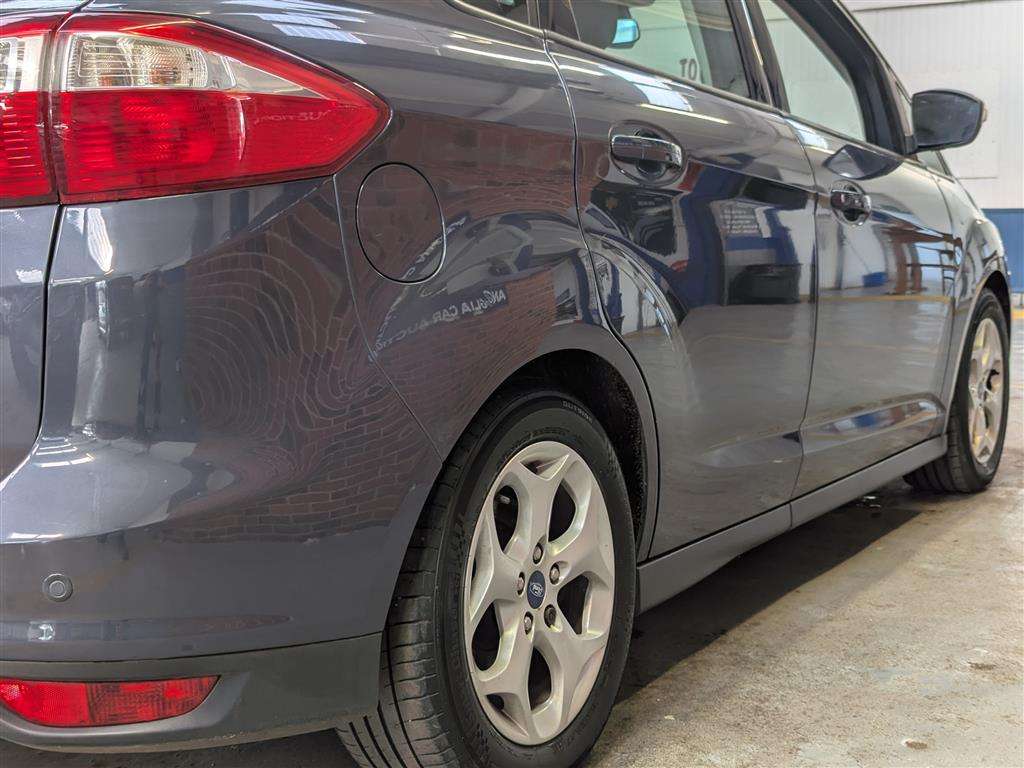 <p>2013 FORD C-MAX ZETEC TDCI</p>