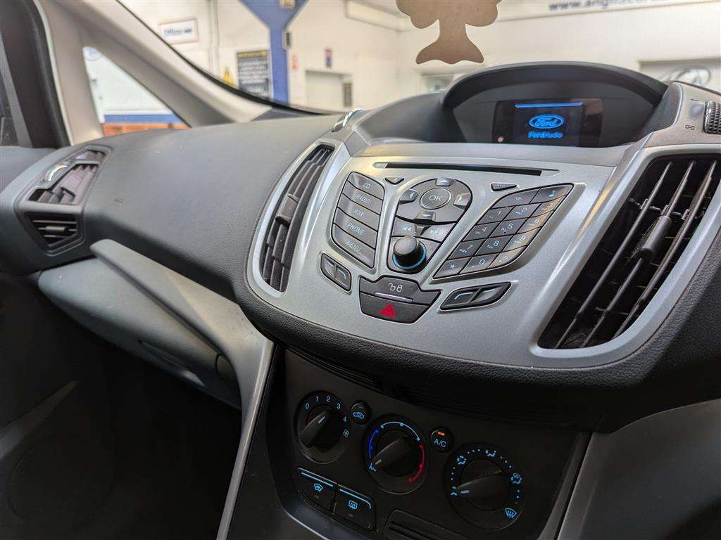 <p>2013 FORD C-MAX ZETEC TDCI</p>