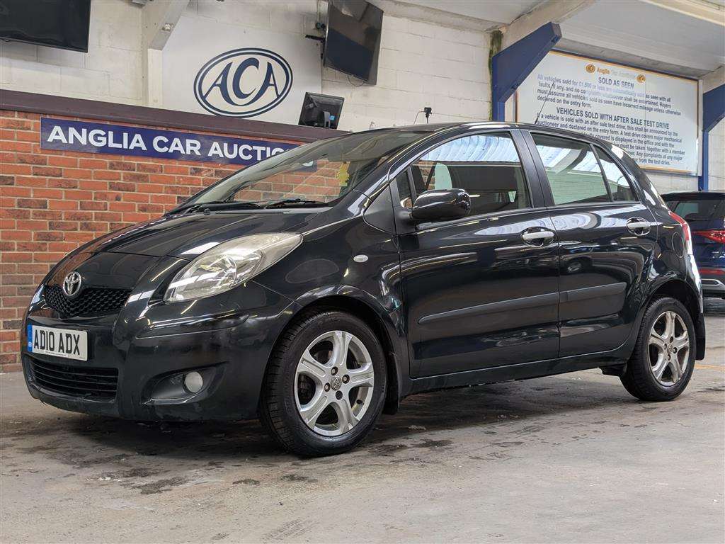 <p>2010 TOYOTA YARIS TR VVT-I</p>