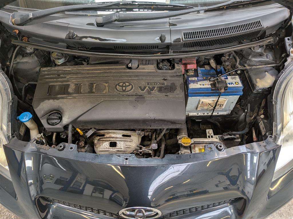 <p>2010 TOYOTA YARIS TR VVT-I</p>