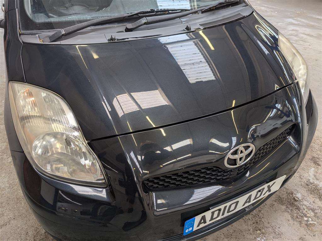 <p>2010 TOYOTA YARIS TR VVT-I</p>
