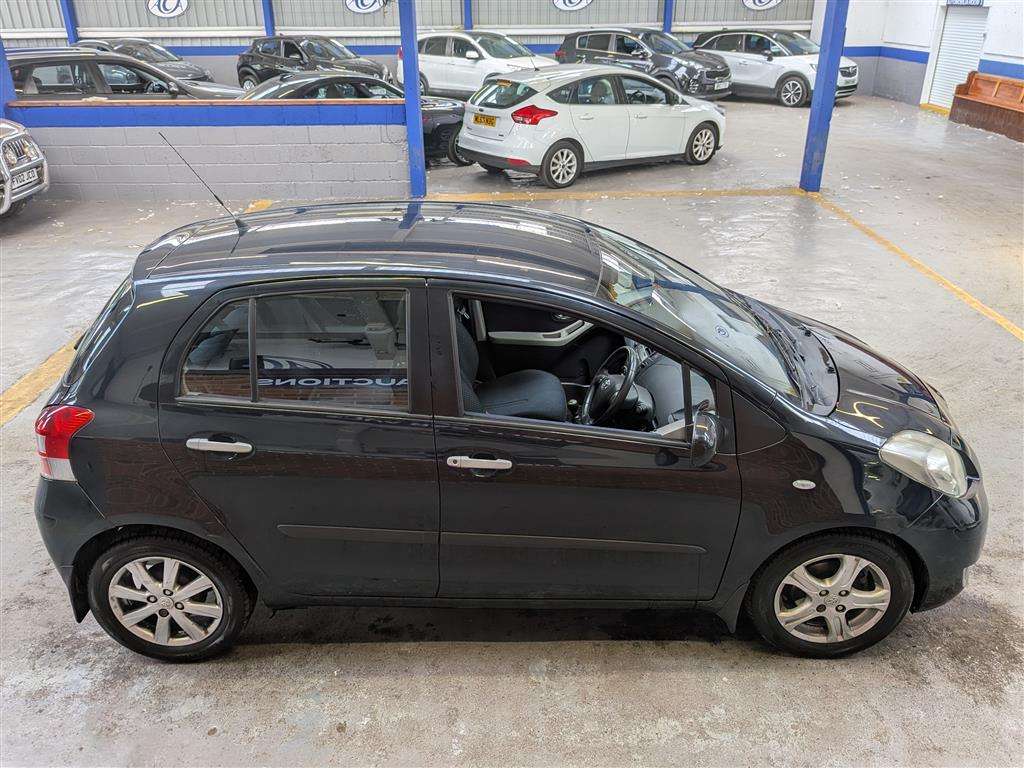 <p>2010 TOYOTA YARIS TR VVT-I</p>