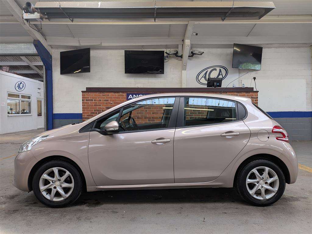 <p>2014 PEUGEOT 208 ACTIVE</p>