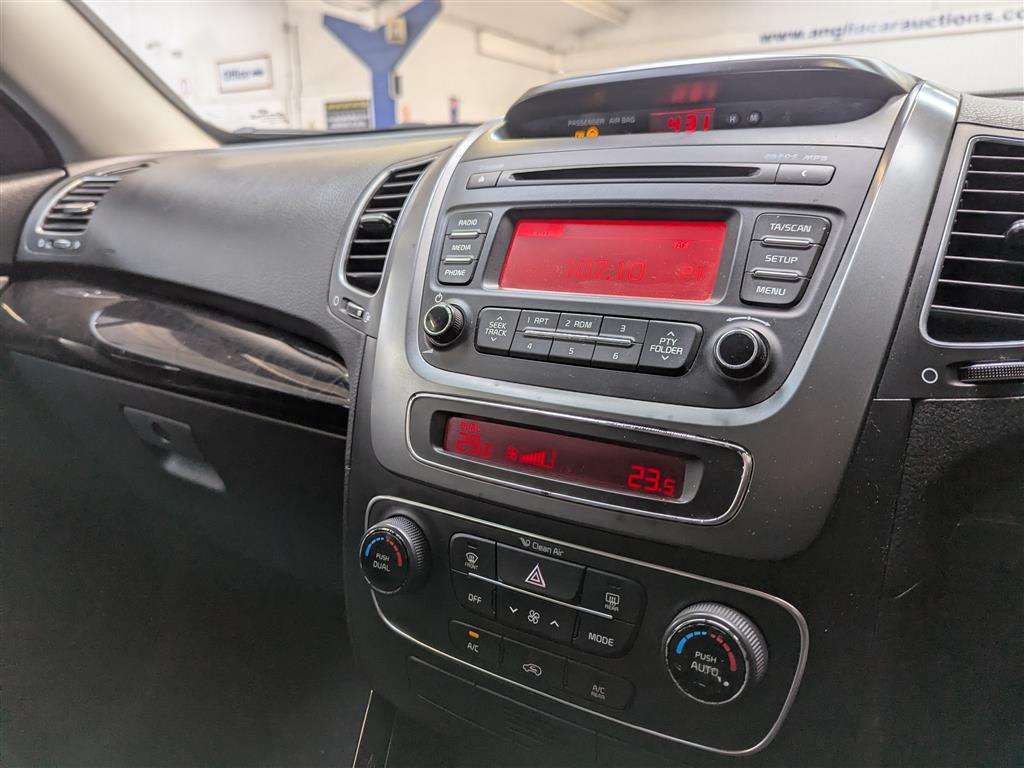 <p>2013 KIA SORENTO KX-1 CRDI 4X4</p>