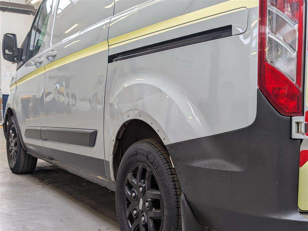 <p>2021 FORD TRANSIT CUSTOM 300 TRAIL</p>