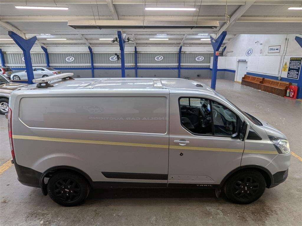 <p>2021 FORD TRANSIT CUSTOM 300 TRAIL</p>