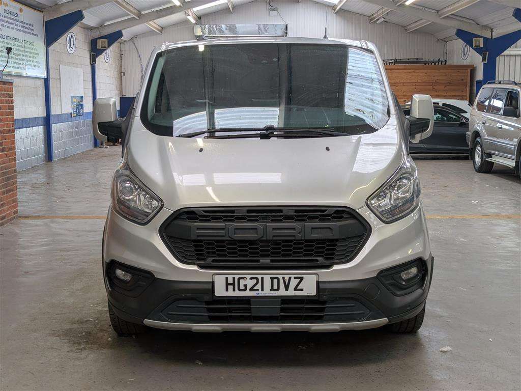 <p>2021 FORD TRANSIT CUSTOM 300 TRAIL</p>